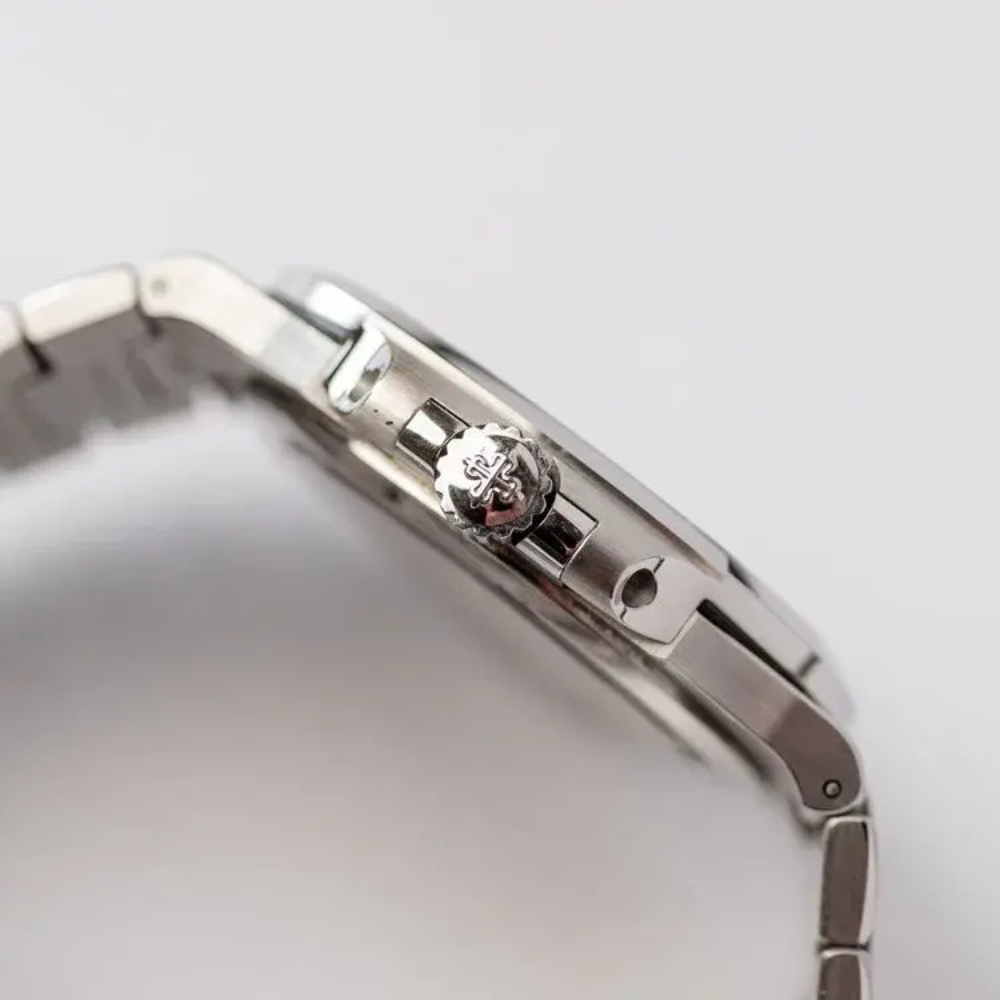 Patek Philippe Mens Watch 5711-1A-011 - Image 5