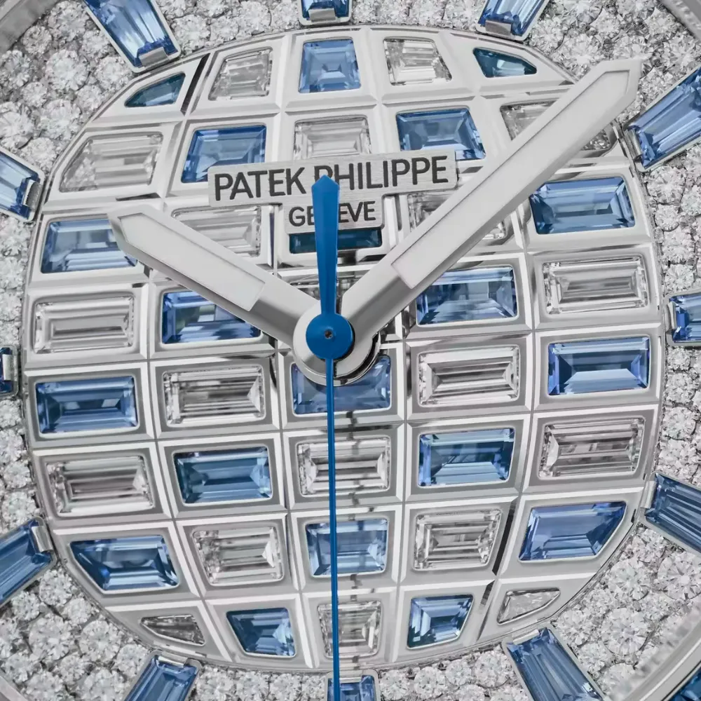 Patek Philippe Aquanaut Luce 5268/461G-001 White Gold Diamond Blue Sapphire Dial - Image 4