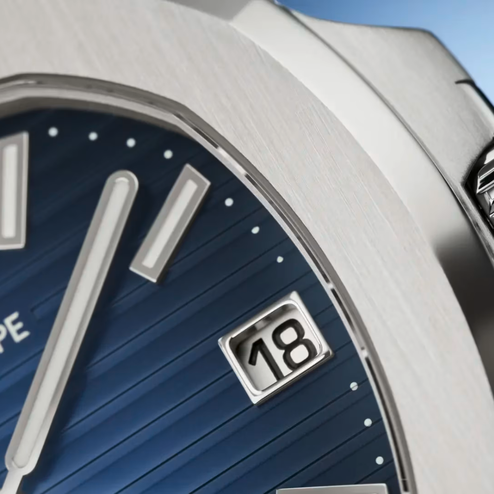 Patek Philippe Nautilus White Gold Watch 5811/1G-001 - Image 18